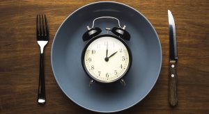 ¿Cuánto tiempo DEBES esperar para comer después de hacer ejercicio?