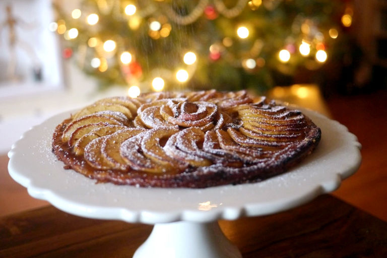 Tarta de Manzana Navideña