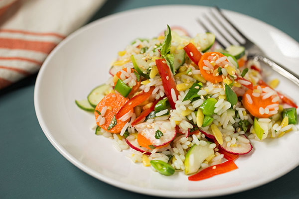Ensalada Primaveral de Arroz y Verduras