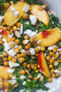 Ensalada Templada de Garbanzos y Melocotón