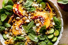 Ensalada Templada de Garbanzos y Melocotón